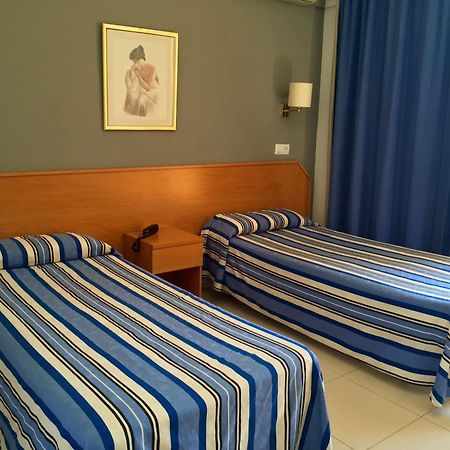 Hotel Bon Repos Calella Zimmer foto