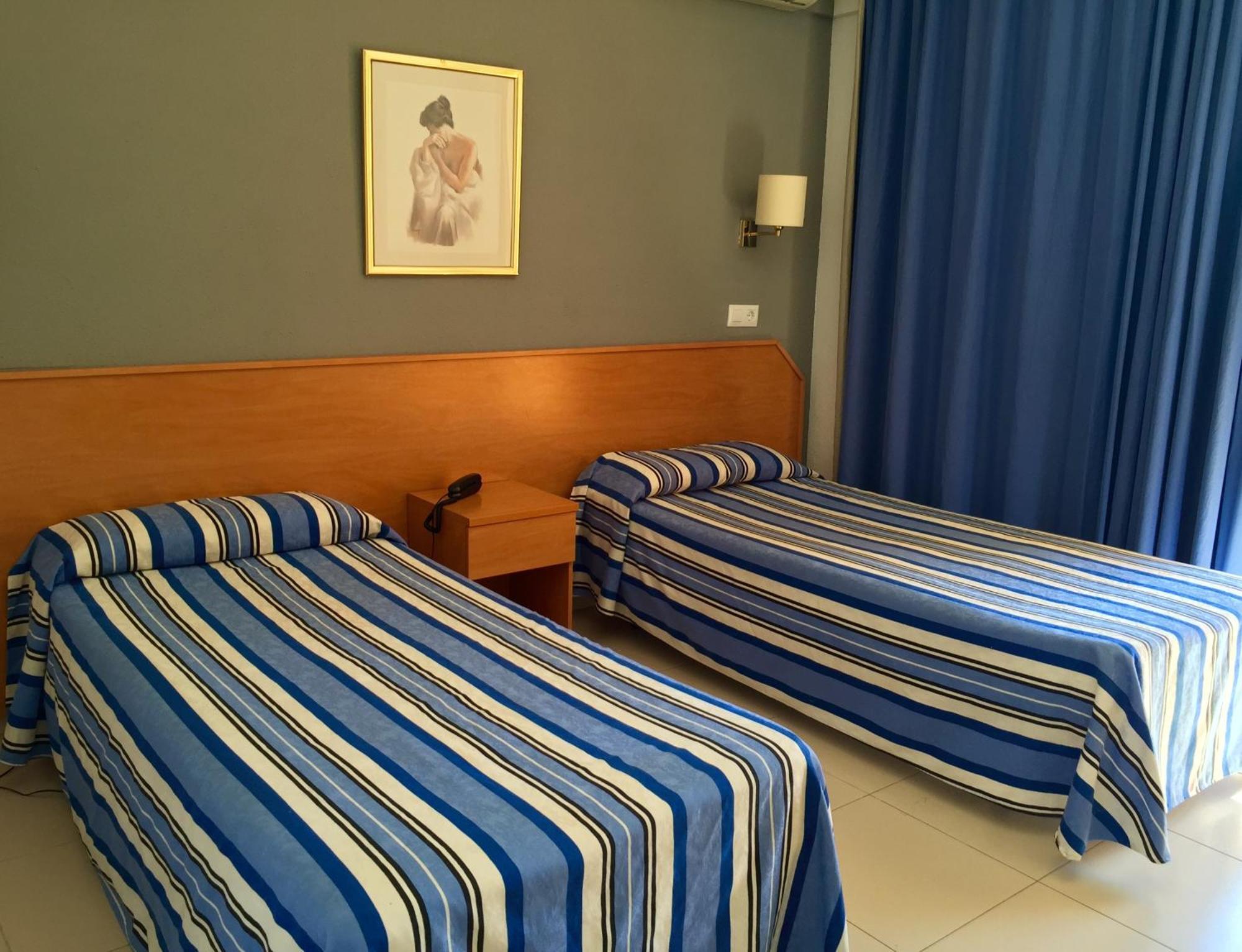 Hotel Bon Repos Calella Zimmer foto